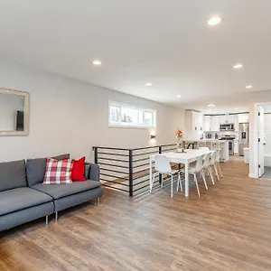 Holiday home Beautifully Remodeled Rambler In South, Seattle