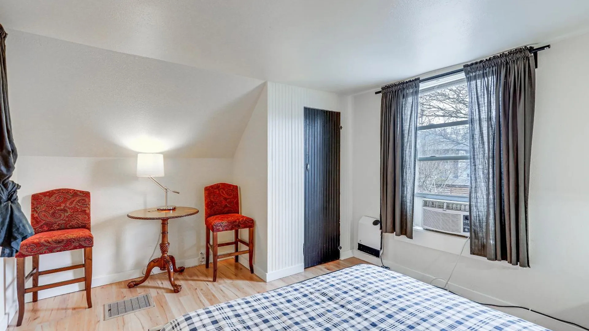 Holiday home 1 Mi To Light Rail Cozy And Convenient Seattle Home
