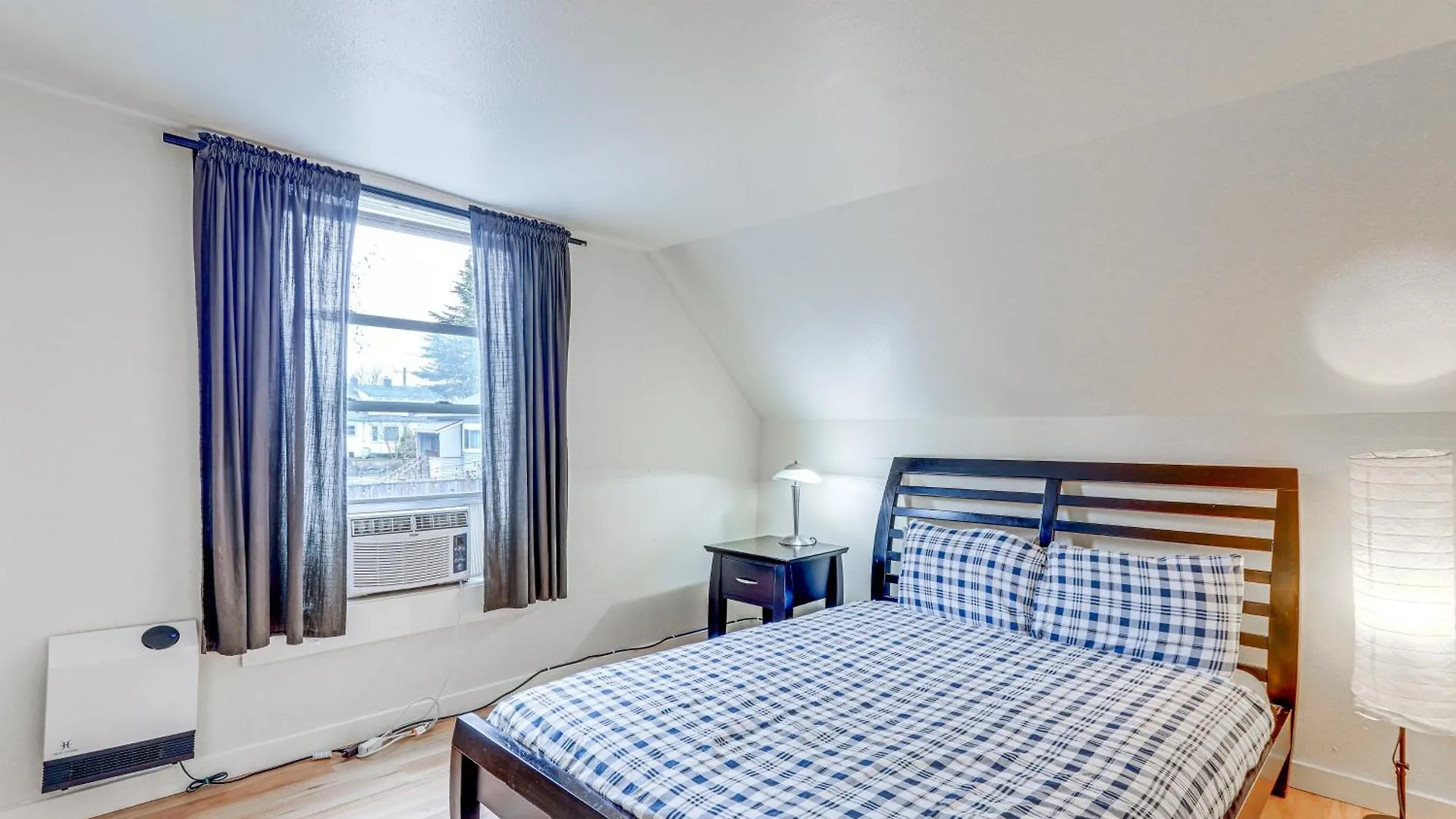 1 Mi To Light Rail Cozy And Convenient Seattle Home Holiday home