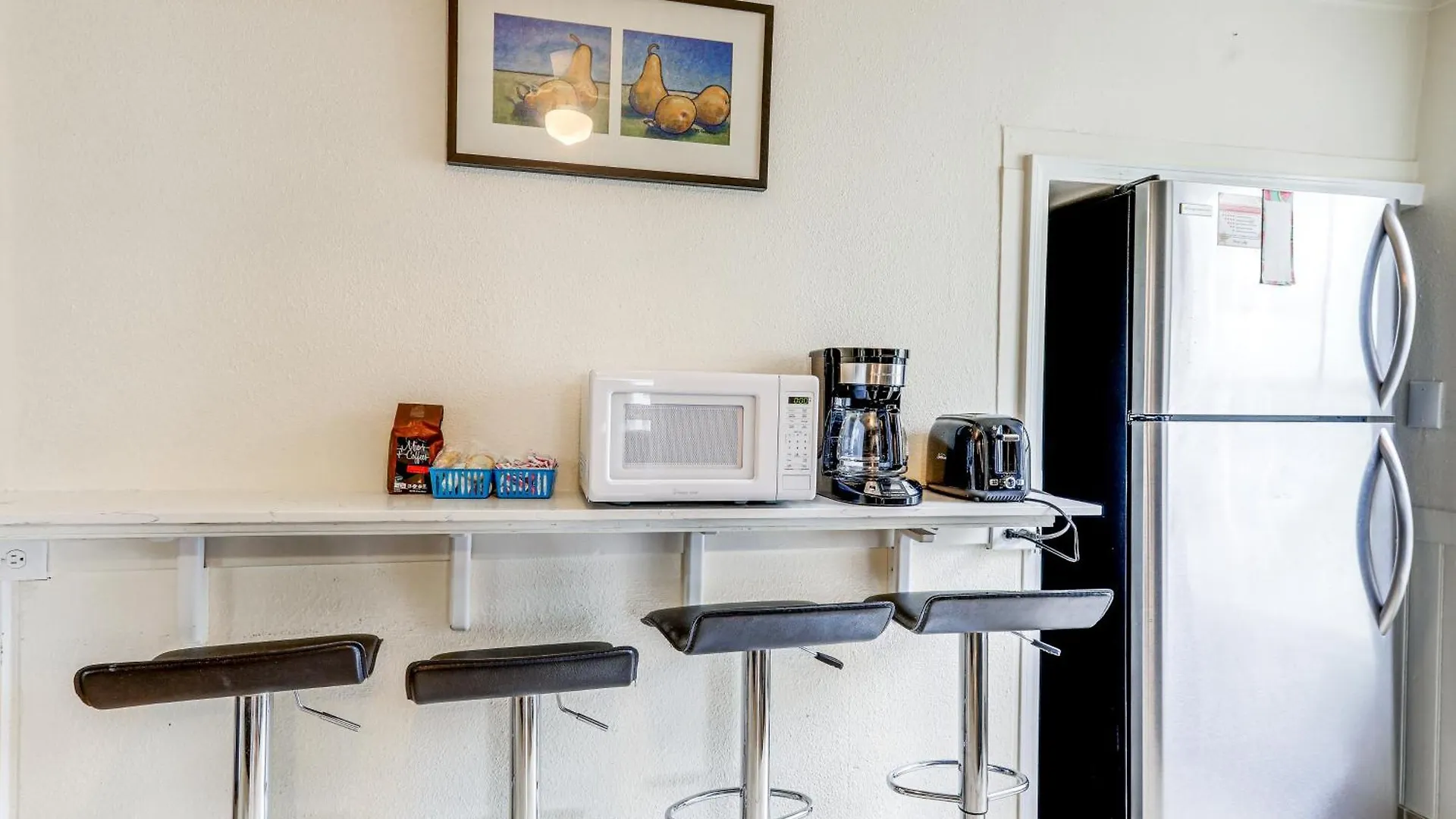 1 Mi To Light Rail Cozy And Convenient Seattle Home 0*,  United States
