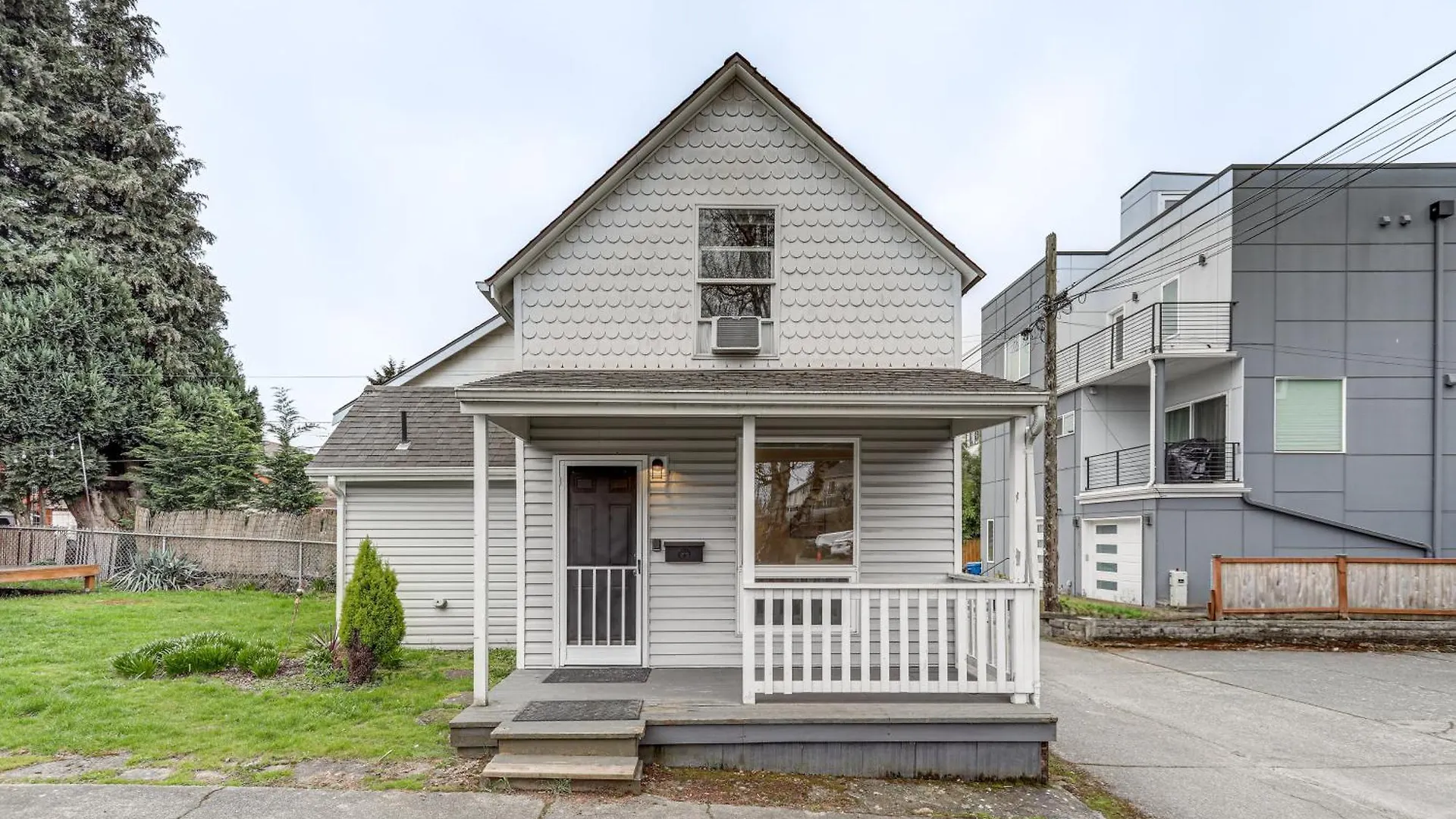 1 Mi To Light Rail Cozy And Convenient Seattle Home
